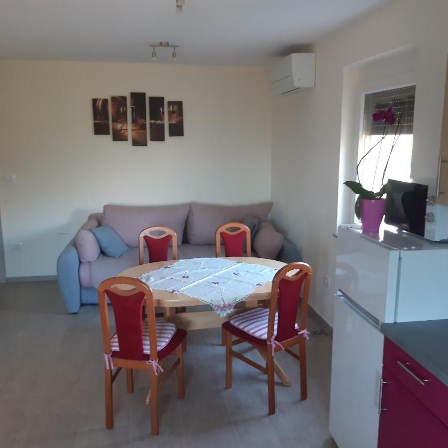 Apartma In Sobe Pilih Vipava Extérieur photo